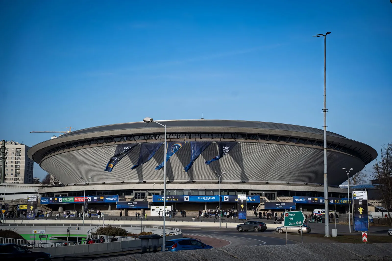 Suuri areena, jossa järjestetään e-urheilutapahtumia